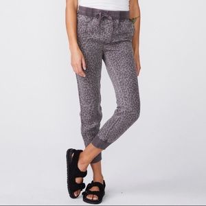 Mini leopard knit woven jogger